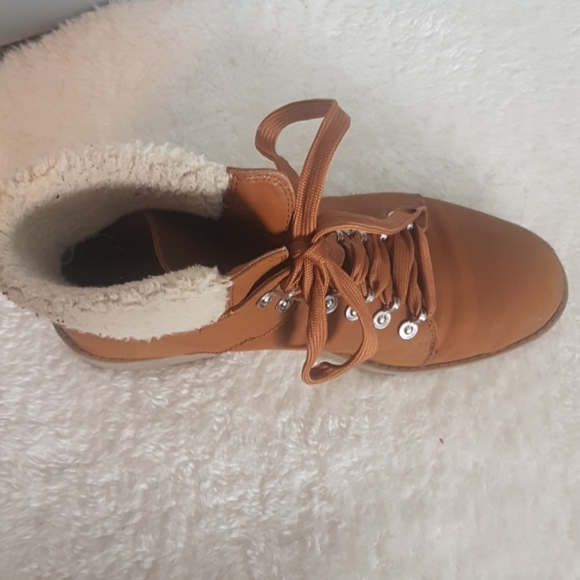 Forever 21 tan boot - Picture 4 of 9